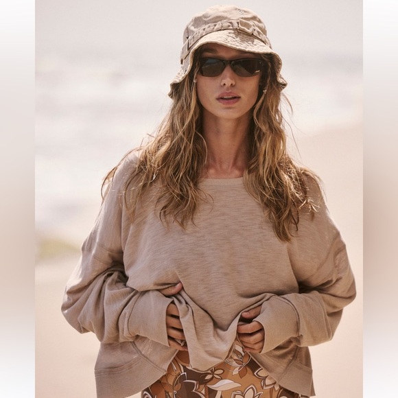 NWOT free people my time layer top open back long sleeve - Picture 2 of 7